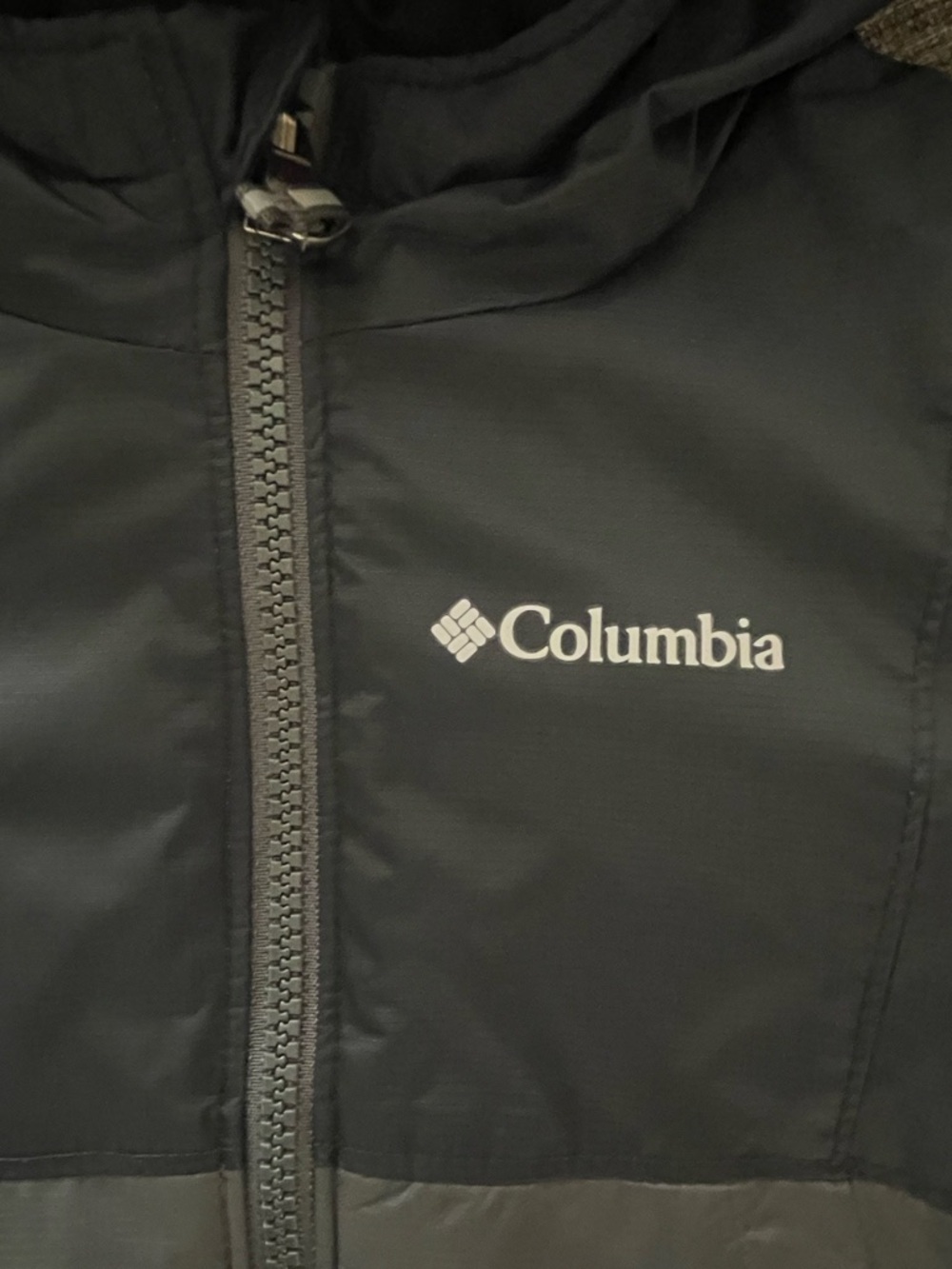 Columbia toddler Two-Tone REVEASIBLE Hooded Jacket Gray and Black unisex size 2T - Picture 8 of 8